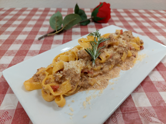 Tagliatelle with Bolognese Sauce – ARTIPASTA Italian Food